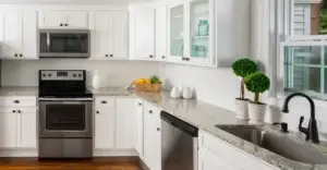 Custom kitchen in Traditional (Value Premium) - Discovery Door Style
